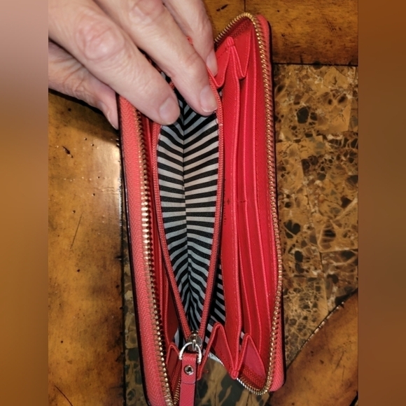 Kate Spade long zip around wallet - Picture 8 of 9